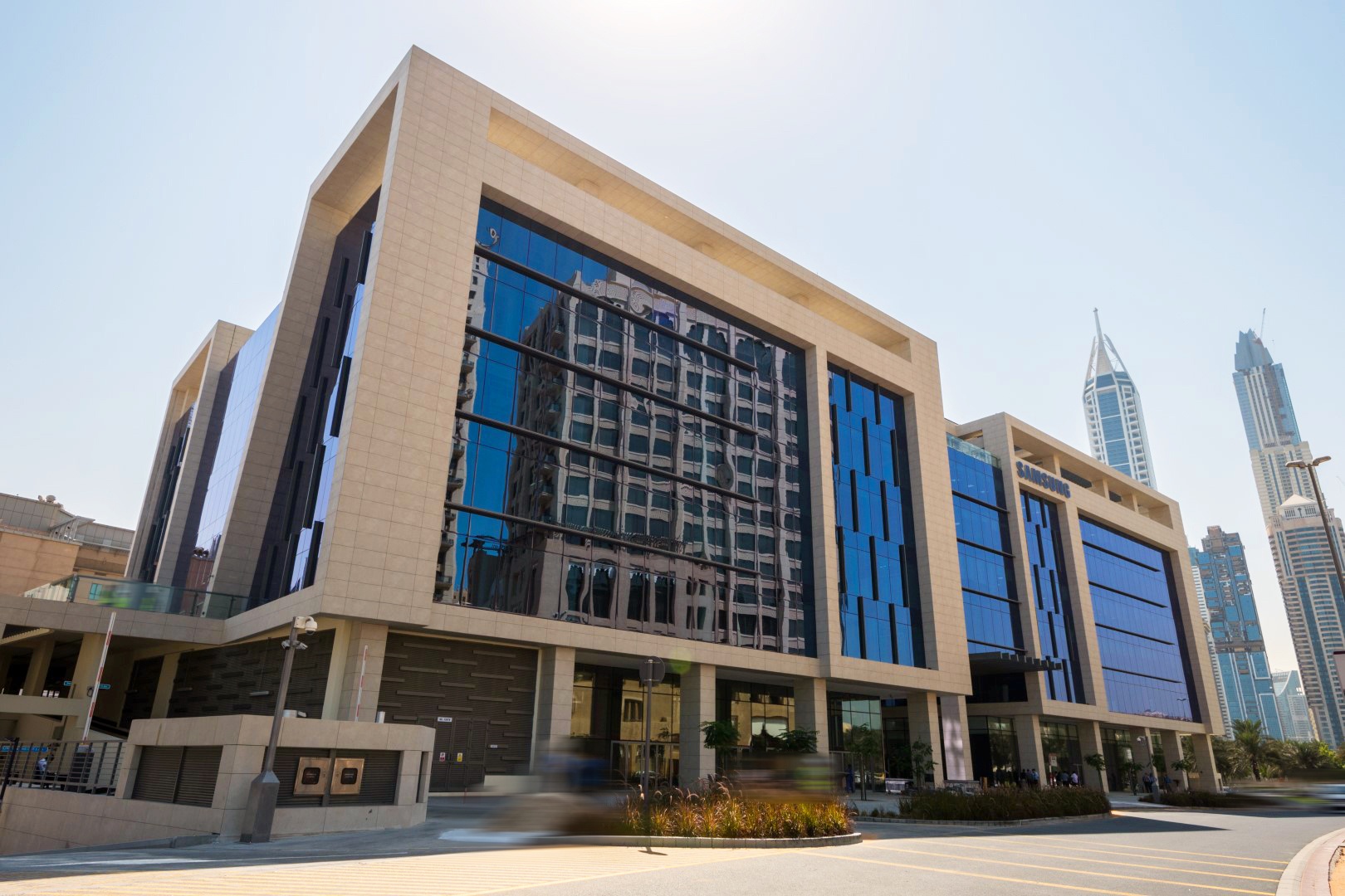 Samsung Butterfly Building Lever